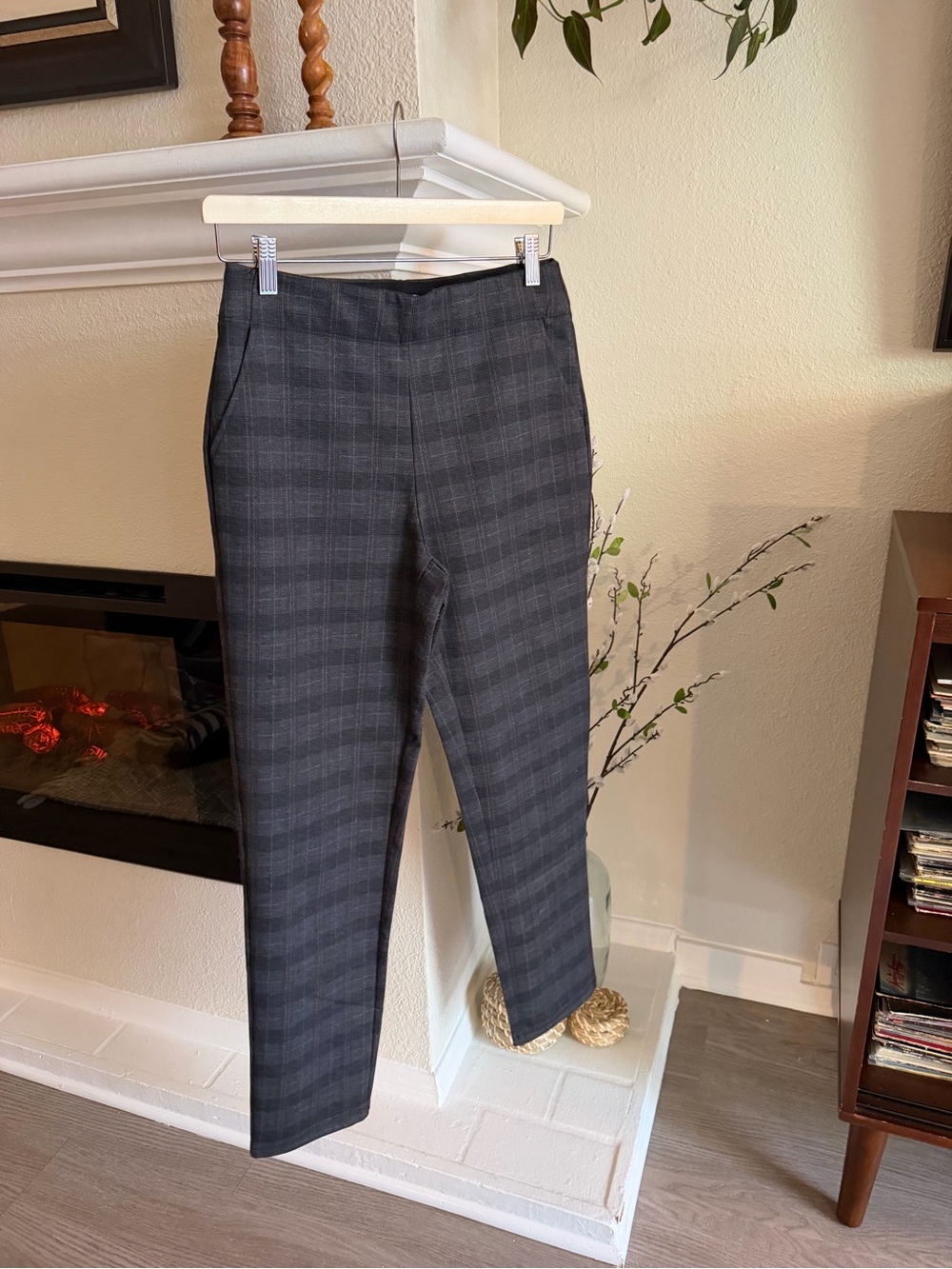 Max Studio Women's Gray Plaid Straight Leg Pants